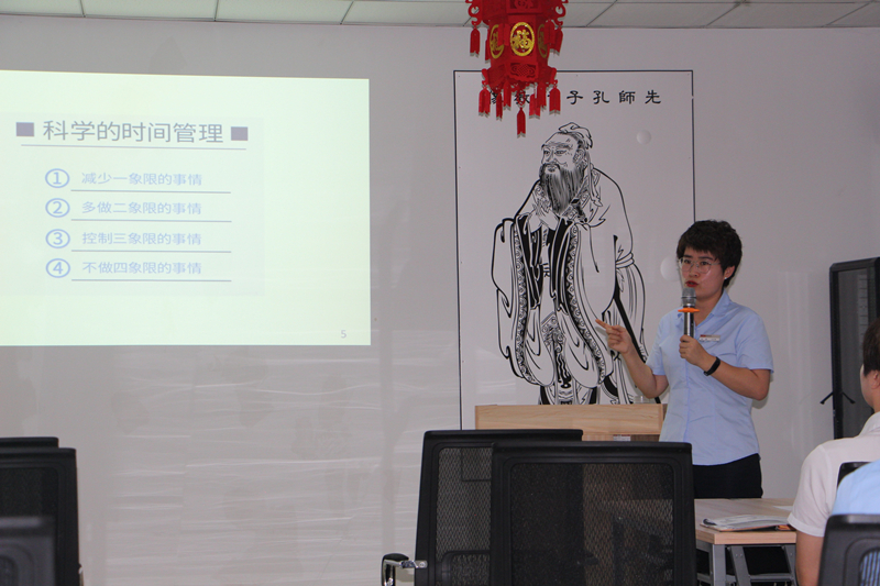 05物業(yè)公司舉辦情景實(shí)戰(zhàn)分享會(huì)_副本.jpg 05物業(yè)公司舉辦情景實(shí)戰(zhàn)分享會(huì)_副本.jpg